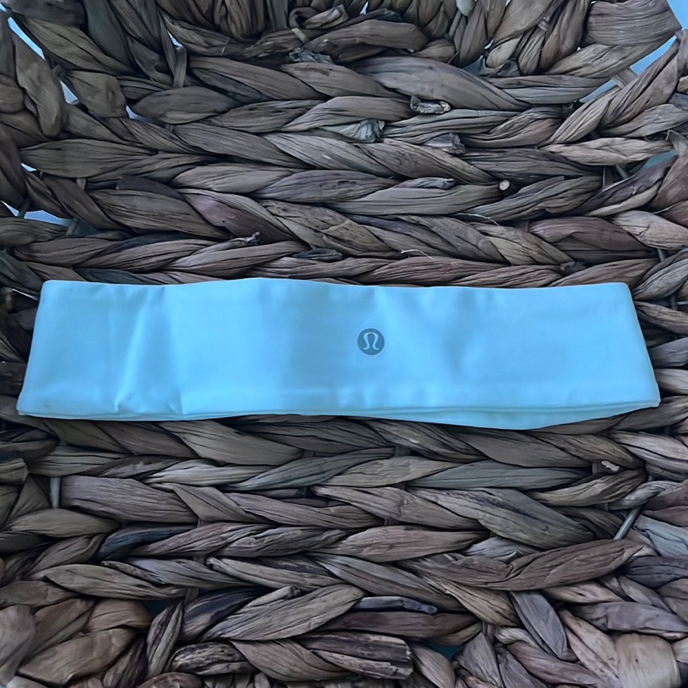 🍋🍋lululemon headband - brand new - never worn!